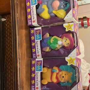 Disney's Winne The Pooh Collectibles Squeezie Set - Multicolor